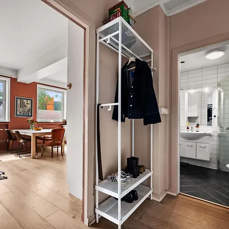 Stylish With Rooftop Terrace Μπέργκεν