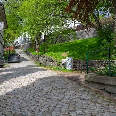 Διαμέρισμα Stylish With Rooftop Terrace *
