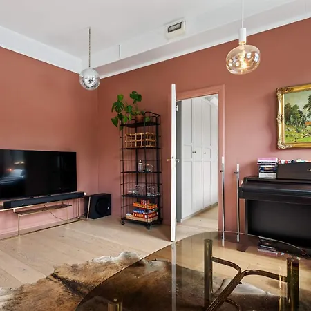 Διαμέρισμα Stylish With Rooftop Terrace *
