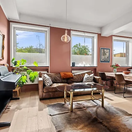 Διαμέρισμα Stylish With Rooftop Terrace *